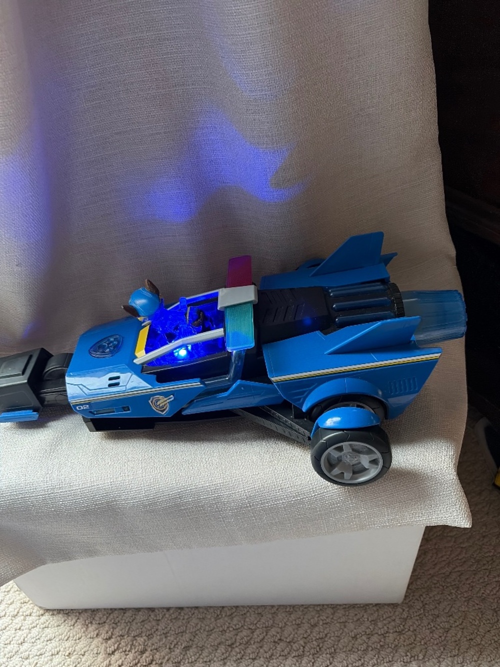Paw patrol Chase mighty movie transforming cruiser and Action Figure